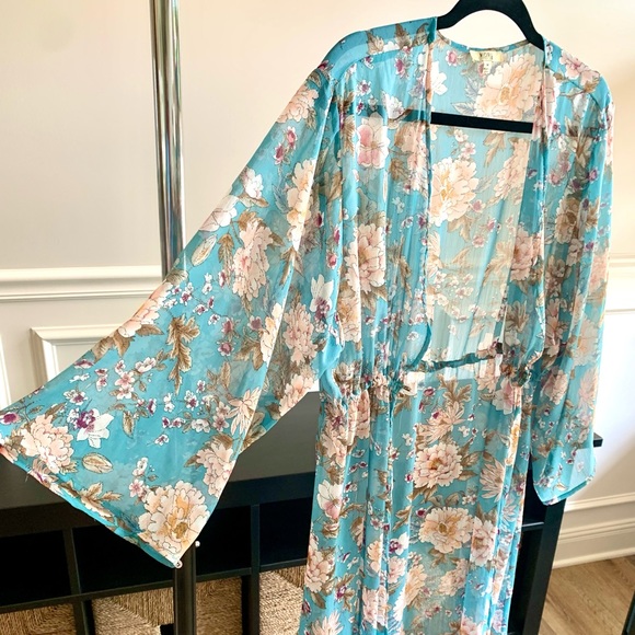 Kori Jackets & Blazers - Womens Boho Chic Medium Kimono with buttons. Dressy & casual! Great for weddings